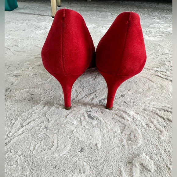 Louise et Cie Red Suede Heels,Size 8 - Picture 3 of 3